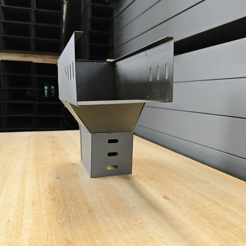 Угловой отвод кабельного лотка вертикальный левый восходящий.4