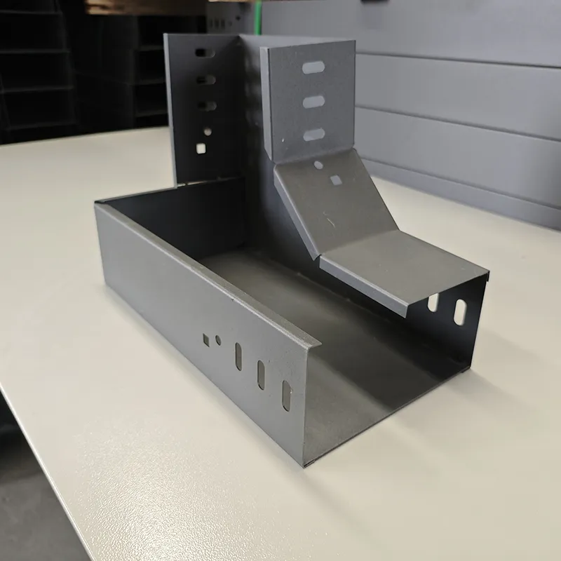 Угловой отвод кабельного лотка вертикальный левый нисходящий.3