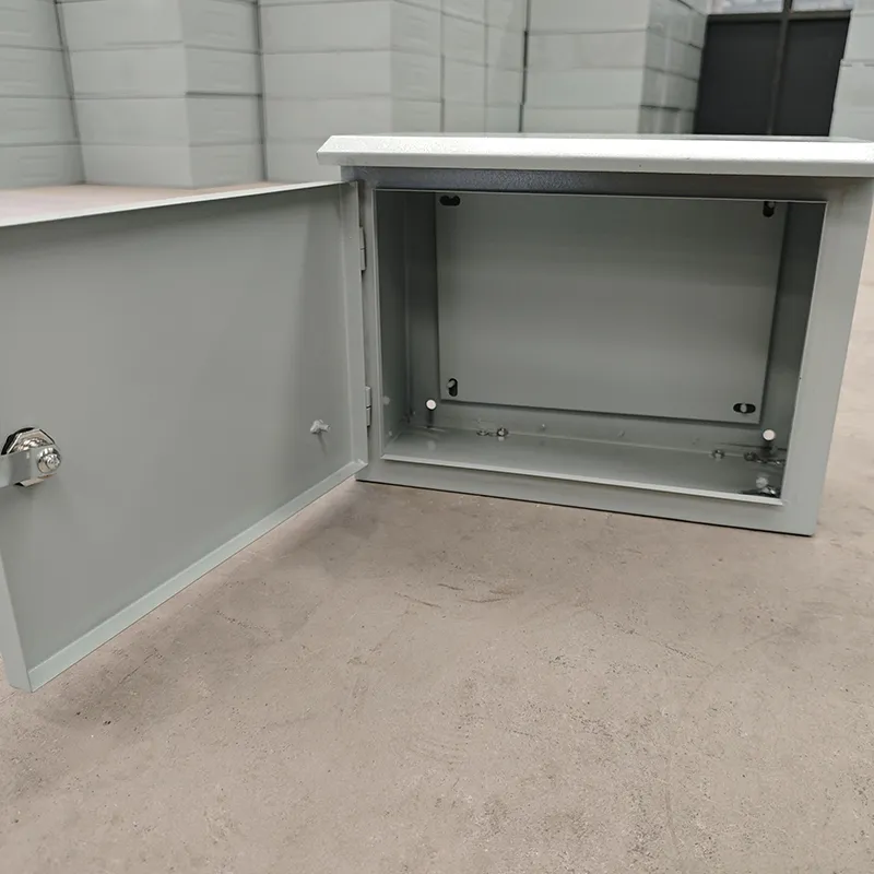 Горизонтальный влагозащищенный распределительный щит.2