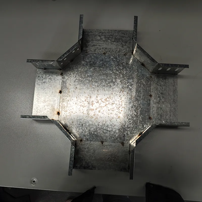 Горизонтальный крестовина кабельного лотка.1