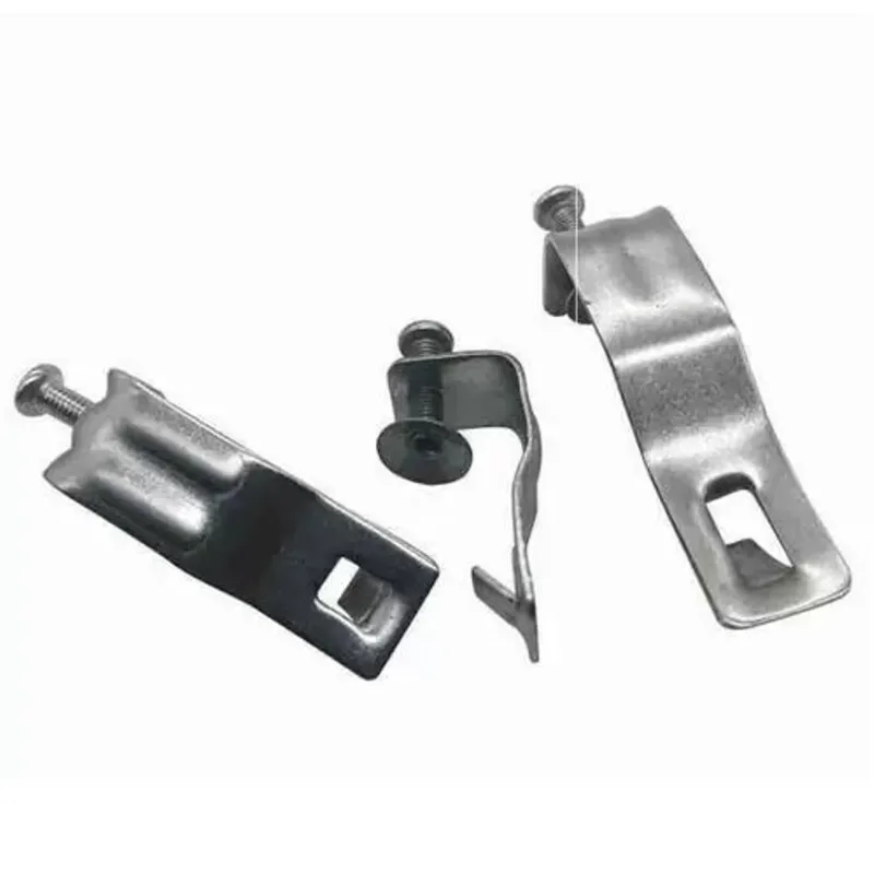 Зажим типа защелка для кабельного лотка.2