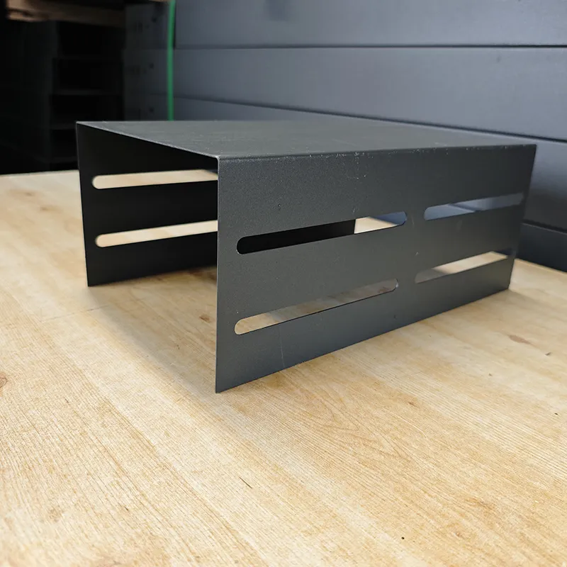 Компенсатор для кабельного лотка.3