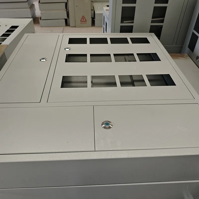 Навесной учетный щит на 12 потребителей.1