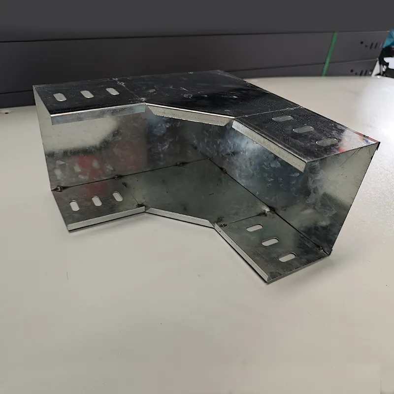 Нижний угловой отвод для кабельного лотка.2