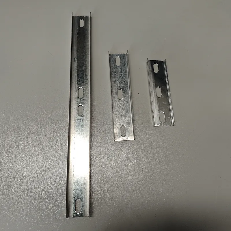 Поперечная траверса для монтажа кабельных лотков.3