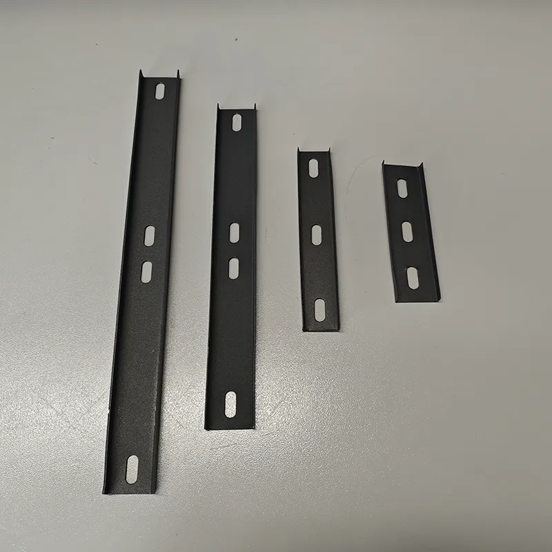 Поперечная траверса для монтажа кабельных лотков.4