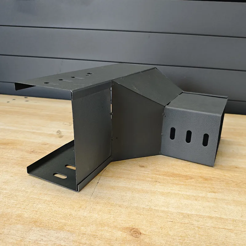 Угловой отвод кабельного лотка вертикальный правый восходящий.2