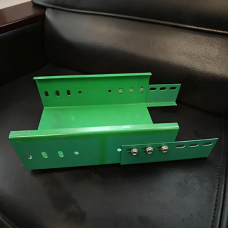 Цветной кабельный лоток.2