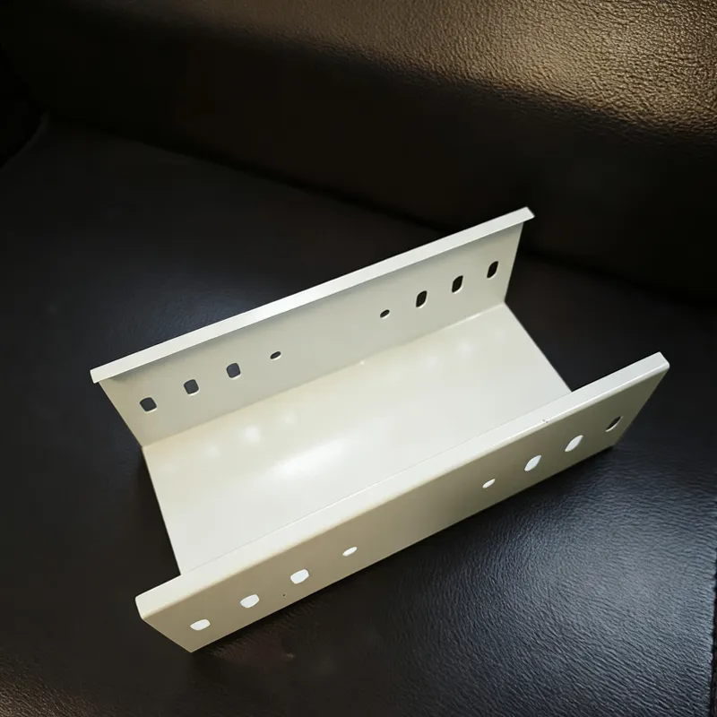 Цветной кабельный лоток.3